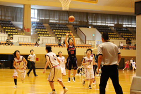 《バスケットボール部》県高校総体でブロック優勝