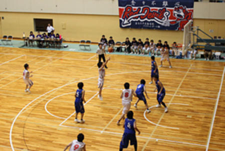 《バスケットボール部》　近畿大会でベスト８に！