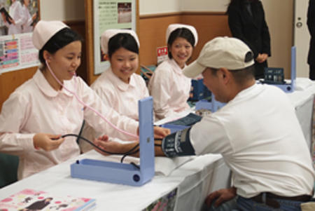 【衛生看護科】「奈良県産業教育フェア」に参加しました
