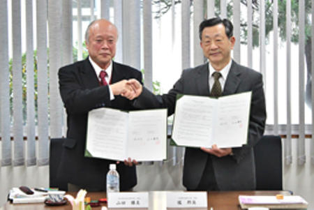大阪電気通信大学と高大連携協定を結びました