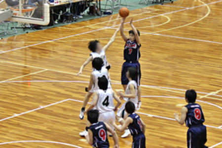 《バスケットボール部》第25回近畿新人大会で熱戦展開！
