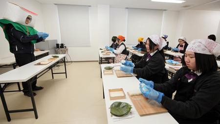 【食文化コース】柿の葉寿司の手作り体験をしました！