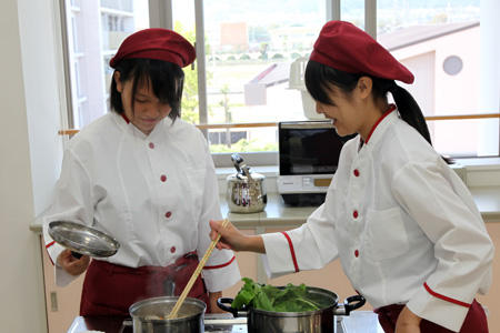 食文化コースで奈良佐保短期大学「奈良の食を知る」実習授業をして頂きました