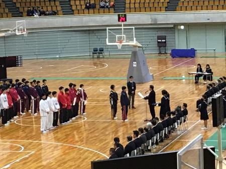 本校バスケットボール部が、近畿新人大会で３位に入賞しました