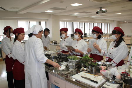 食文化コースで奈良佐保短期大学「奈良の食を味わう」実習授業をして頂きました
