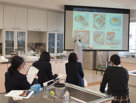 『奈良の伝統食』についての特別授業を受けました