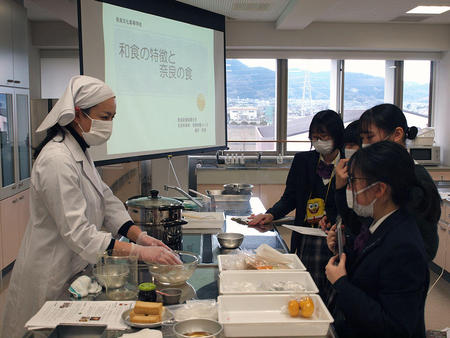 『奈良の伝統食』についての特別授業を受けました