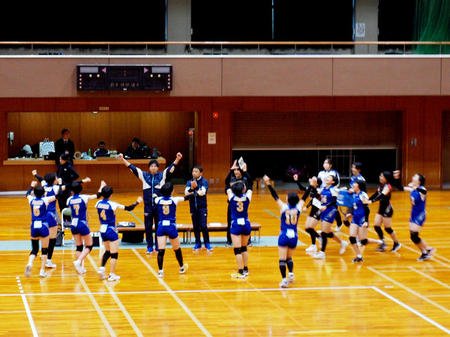 〈バレーボール部〉春の高校バレー奈良県代表決定戦に勝利しました